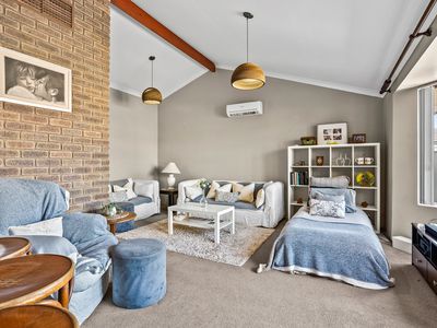 6 Ocean Place, Waikiki