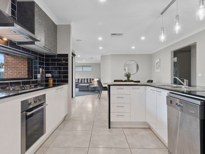 5 Merrion Street, Marong