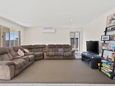 9 Nightshade Crescent, Pimpama