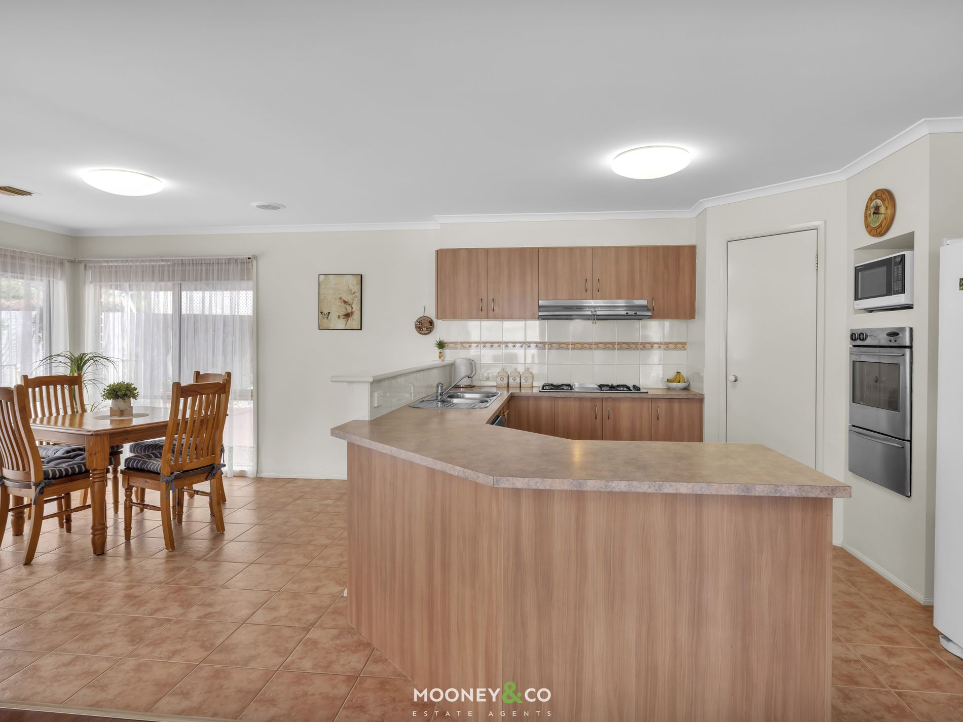 53 Cherryhills Drive, Cranbourne