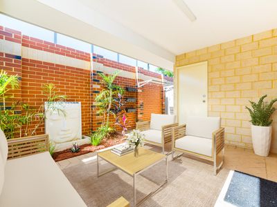 24 / 12 Loder Way, South Guildford