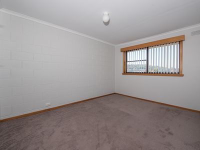 1 / 18 Guilford Road, Riverside