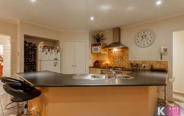 13 Castle Court, Beaconsfield