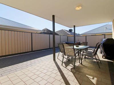 10 Narbone Way, Piara Waters