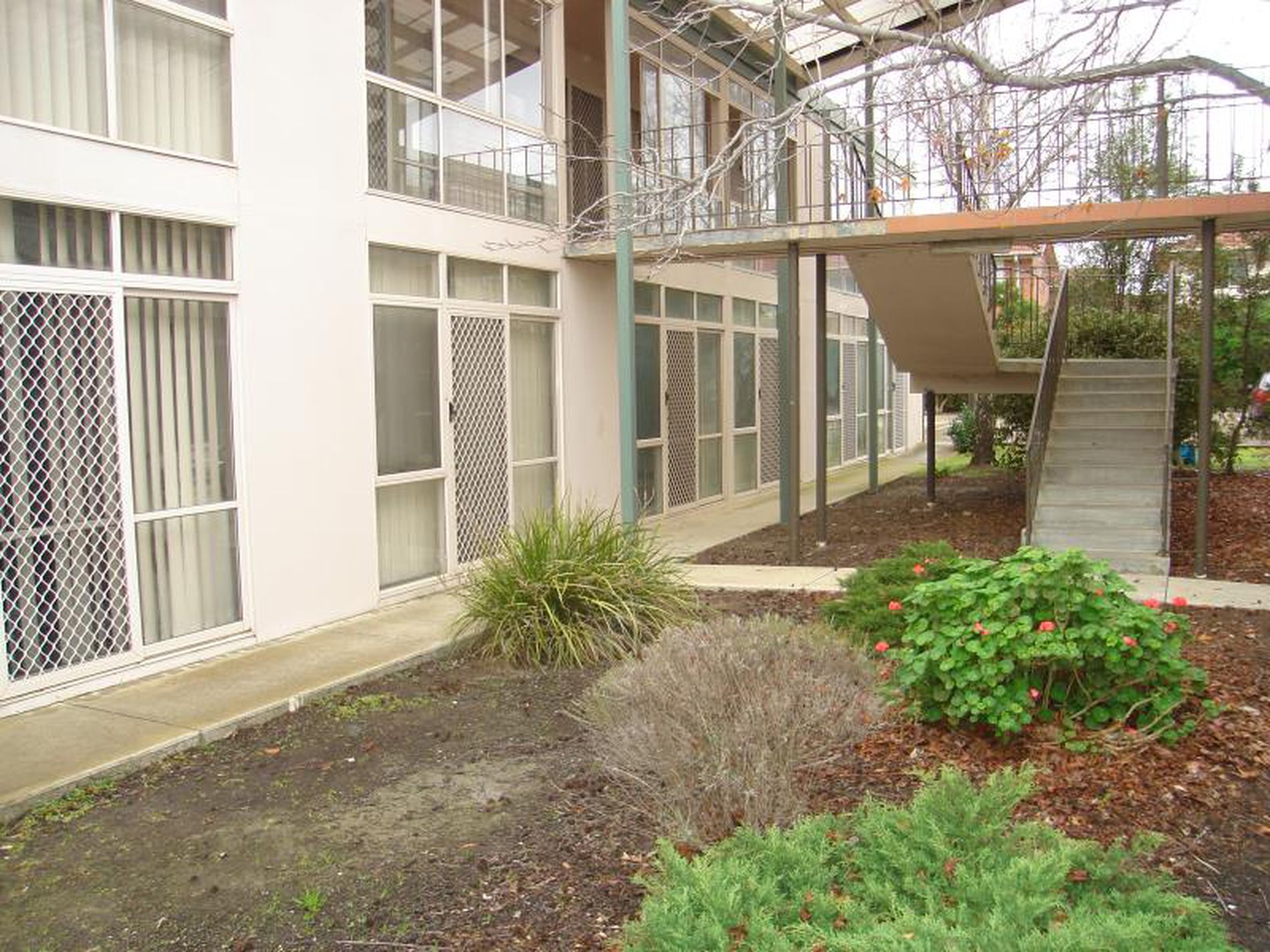 2 / 159-161 Roslyn Road, Belmont