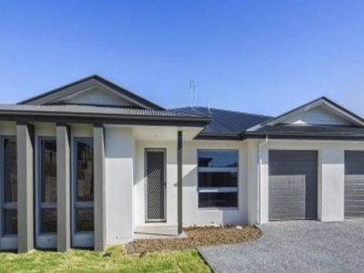 1 / 22 Christie Crescent, Bellbird Park