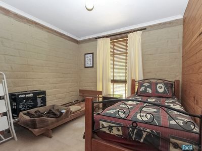 32 Scullys Lane, Heathcote