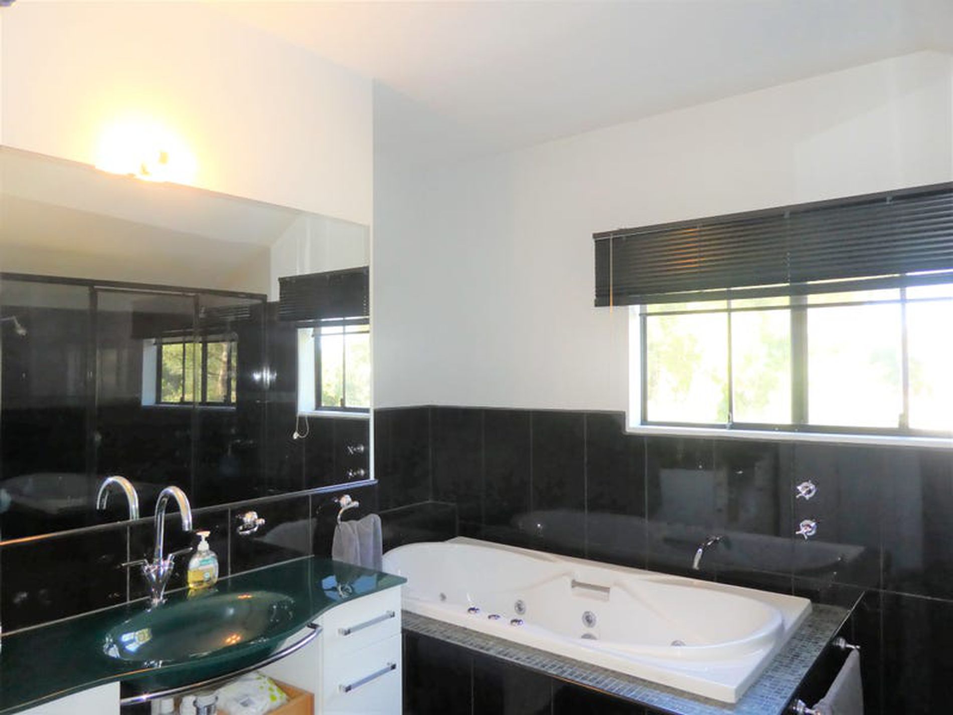 5 Scobie St South, Avenel