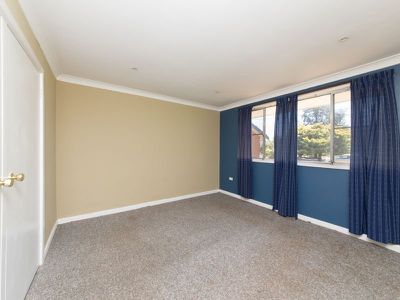 8 Newcombe Court, Dubbo