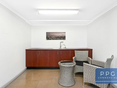 Part / 356 King Georges Road, Beverly Hills
