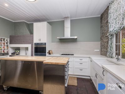 100 Railway Road, Elmore