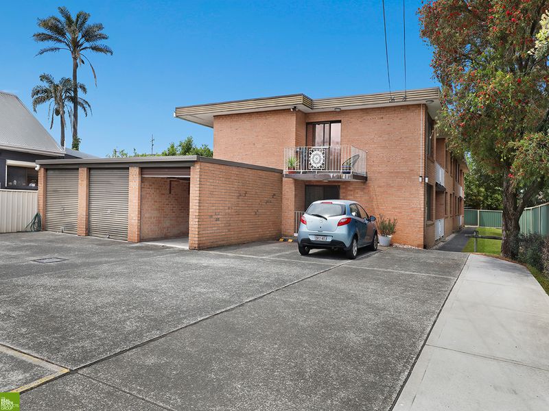 2 / 23 Montague Street, Fairy Meadow