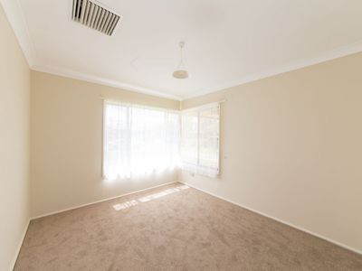 25 Beveridge Crescent, Dubbo