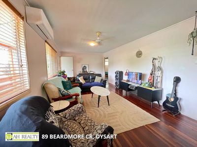 89 Beardmore Crescent, Dysart