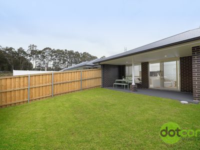 2 / 12 Aurora Way, Chisholm