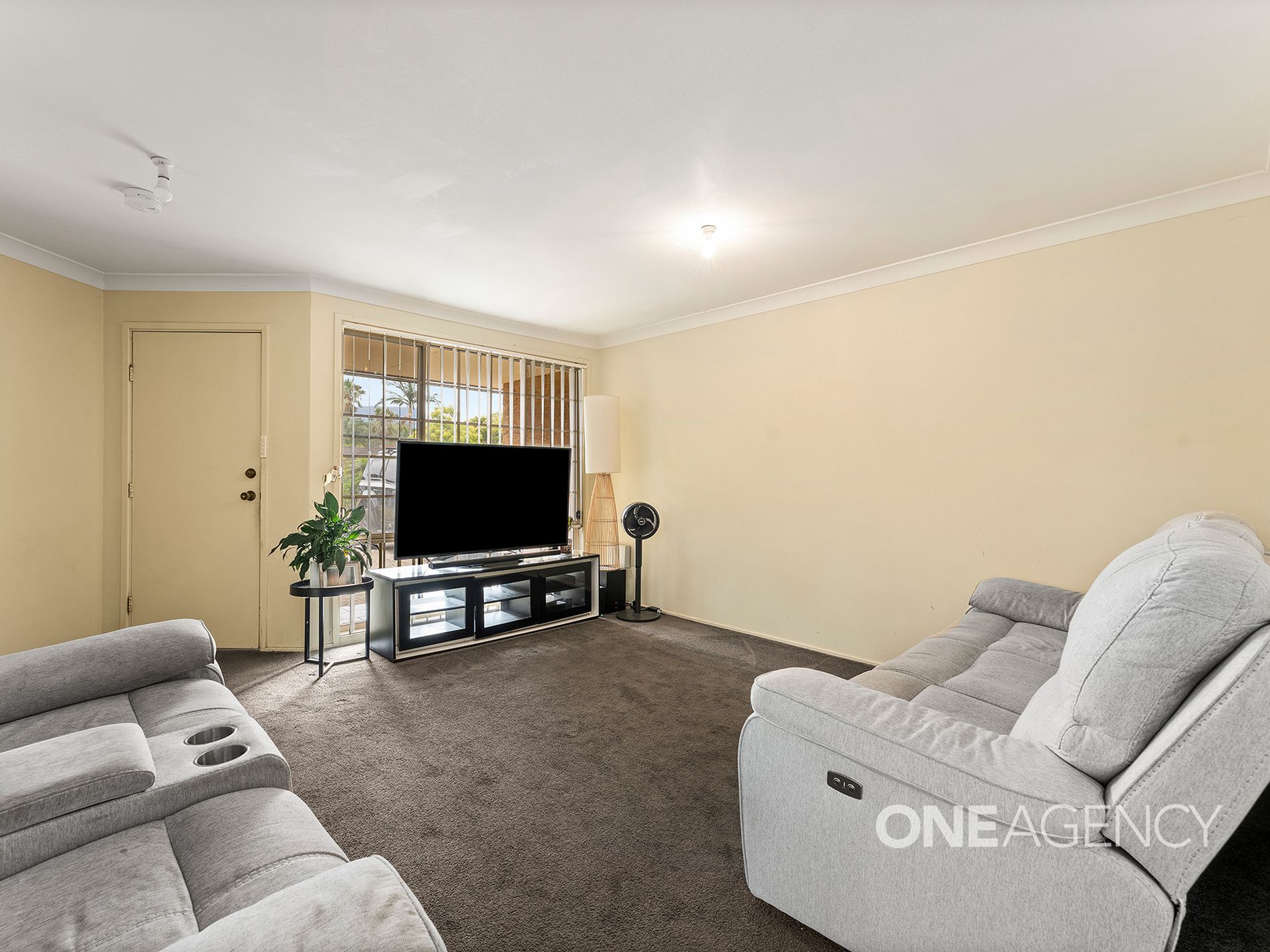 77 Huxley Drive, Horsley