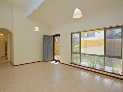 8/9-11 Hinderwell Street, Scarborough