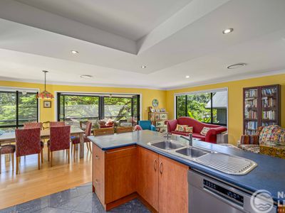 18 Flinders Way, Ocean Shores