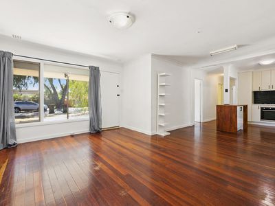 27 Willowmead Way, Kelmscott