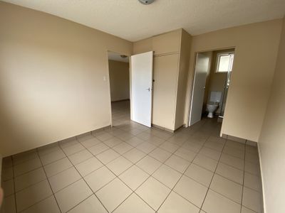 1 / 34 Geelong Road, Footscray