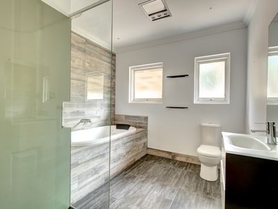 210 Coromandel Parade, Coromandel Valley