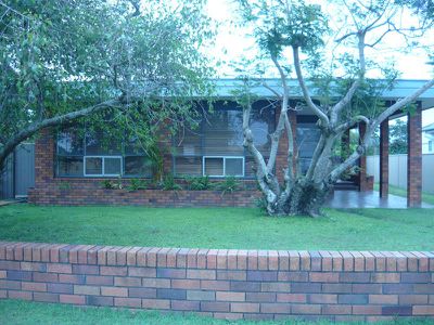 25 The Lakes Way, Forster
