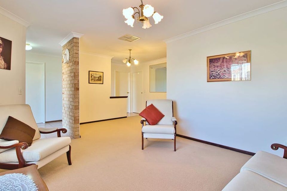 2 Freedman Way , Winthrop