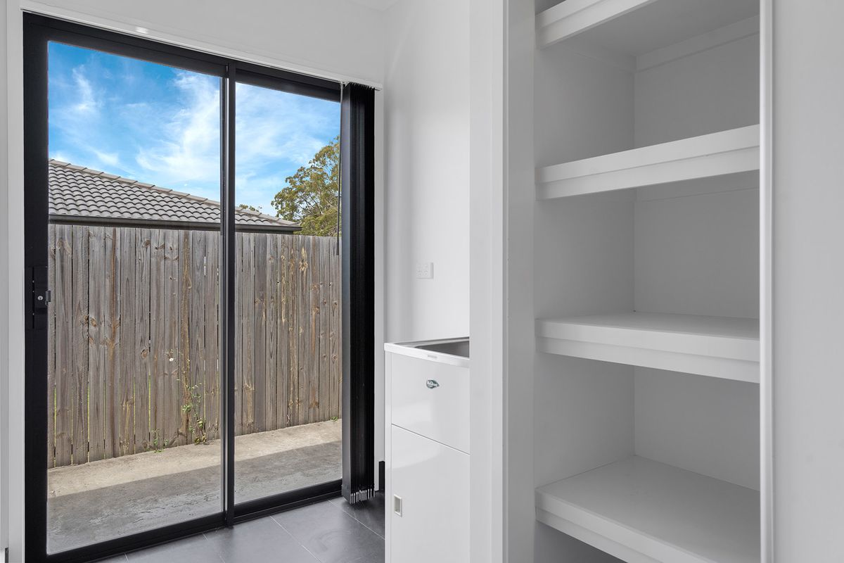 30 Thames Drive, Regents Park
