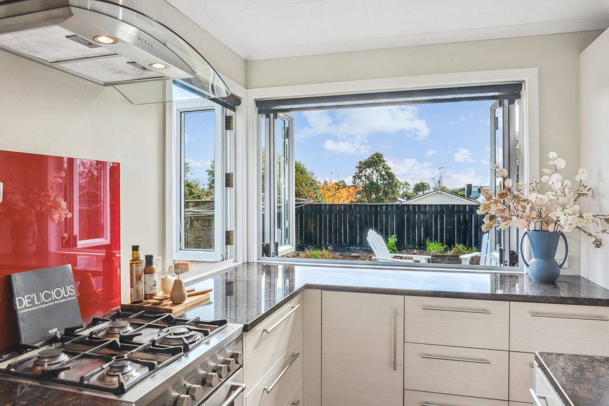 12 Hicks Crescent, Waikanae Beach