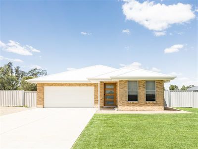 55 York Street, Forbes