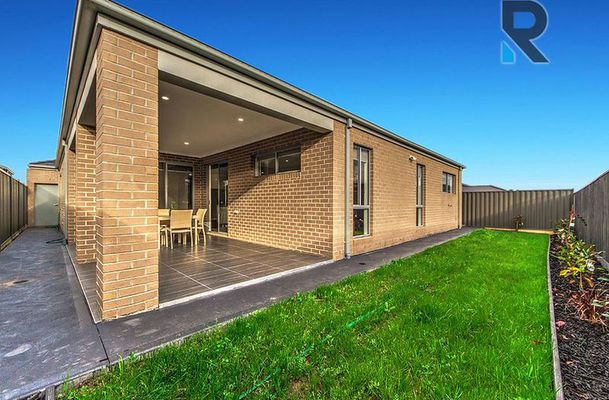75 Horizon Boulevard, Greenvale