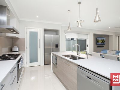 14 Escarpment Place, Horsley