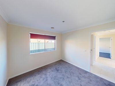 24 Caulfield Drive, Ascot