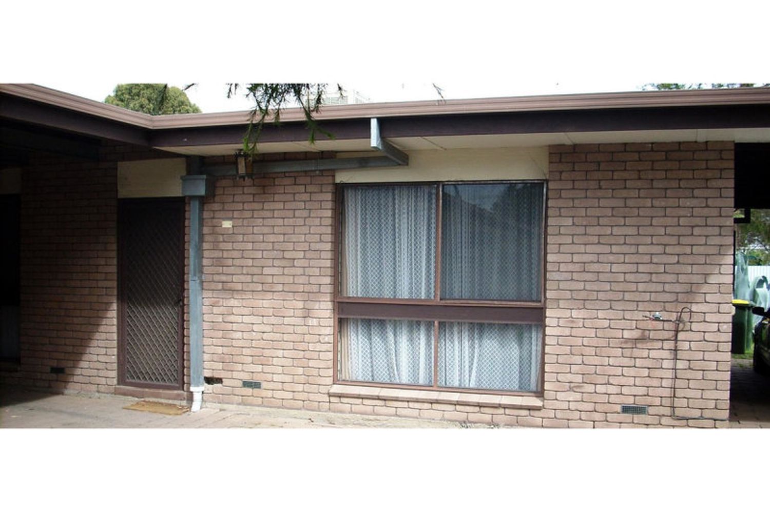 4 / 8 High Street, Horsham