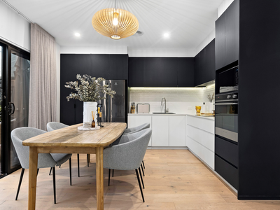 76 Pentland Parade, Yarraville