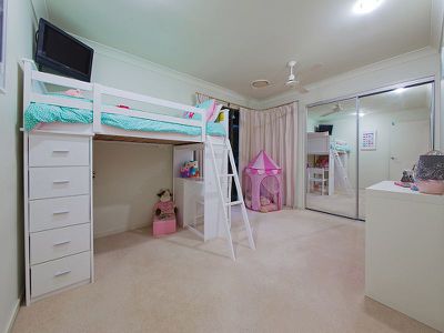 4 Hepburn Close, Wakerley