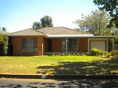 32 Banksia Crescent, Dubbo