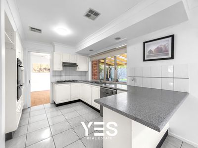 2 Streeton Court, Rowville