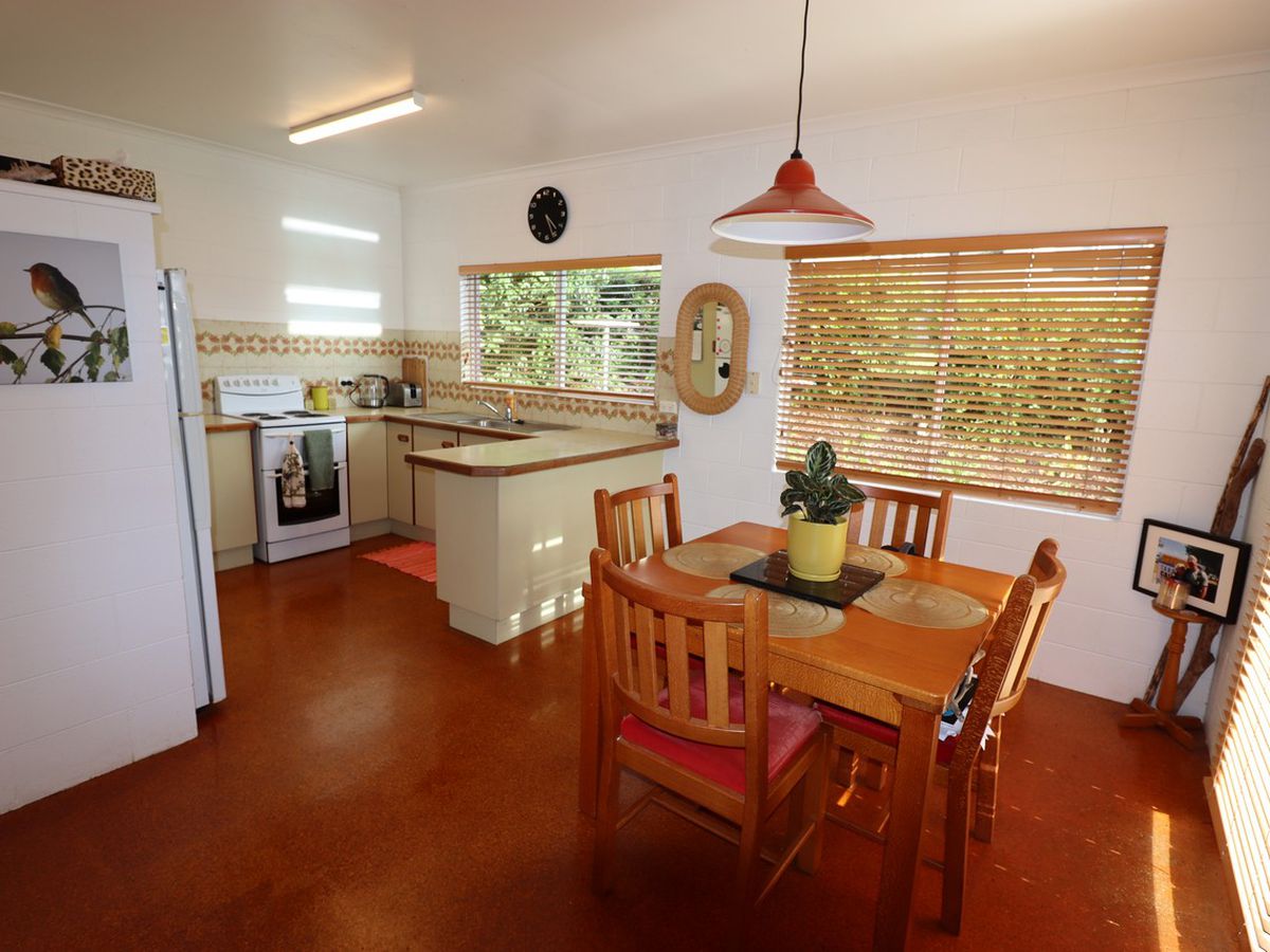 18 DANBULLA CRESCENT, Atherton