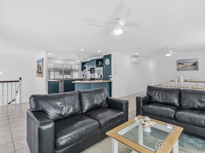 892 Scenic Highway, Kinka Beach