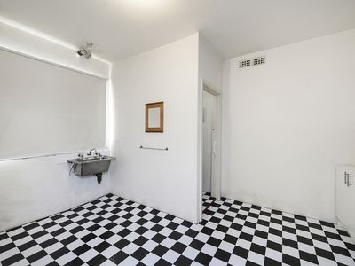 33 Robert Street, Como