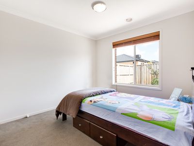 32 Kingsford Drive, Point Cook