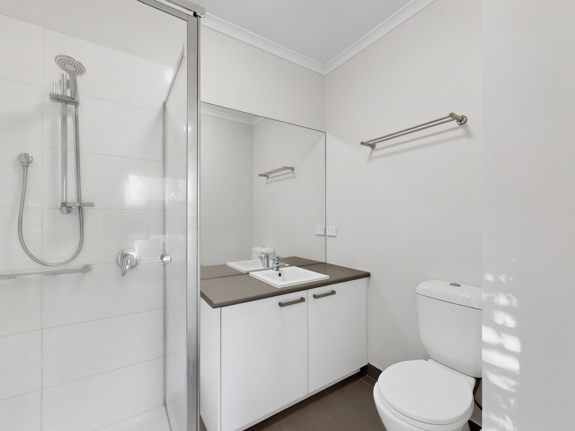 8 Hinterland Close, Lynbrook