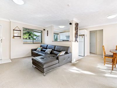 4 / 10 Jubilee Avenue, Broadbeach