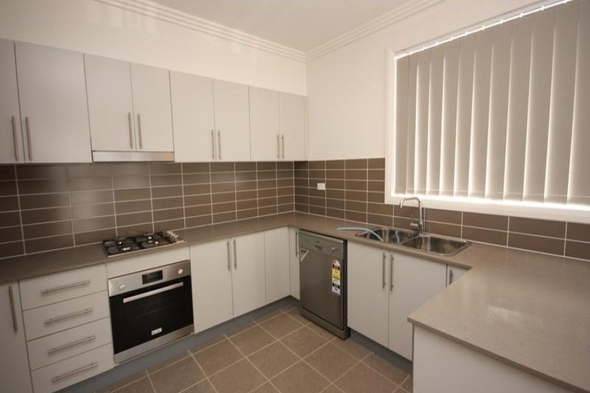 9 / 100 Kenyons Road, Merrylands