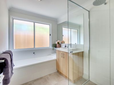 8 Greenham Street, Raceview