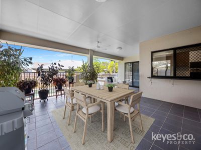 60 Crestbrook Drive, Mount Louisa
