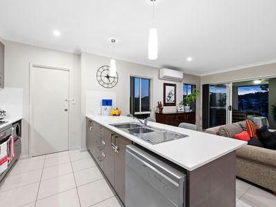 16 Butcher Bird Circuit, Upper Coomera