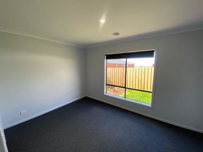 4 Shrubs Road, Mambourin