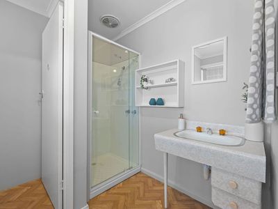 1 / 4 Mauger Street, Wendouree